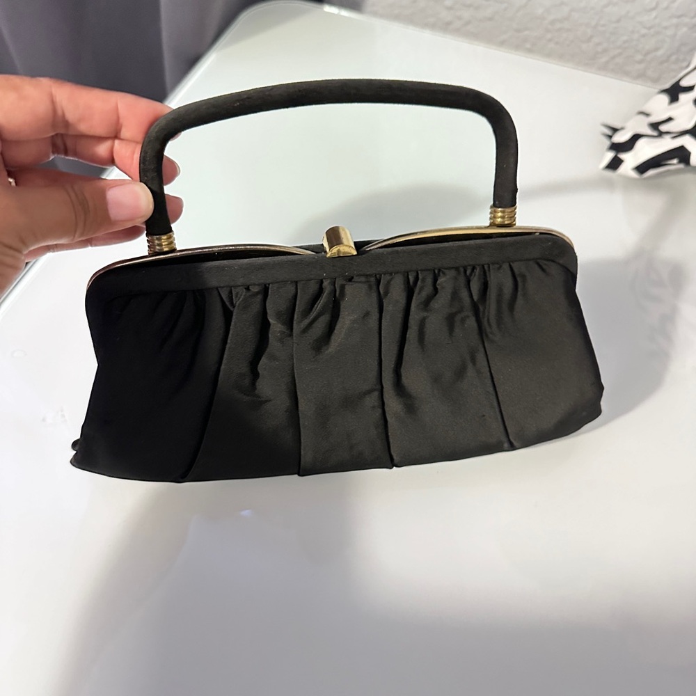 Vintage kiss lock purse